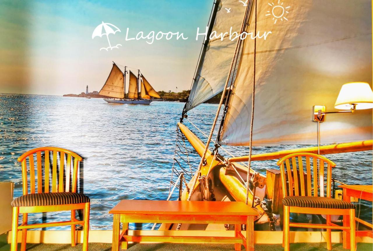 Lagoon Harbour Resort & Hotel Orillia Exterior photo